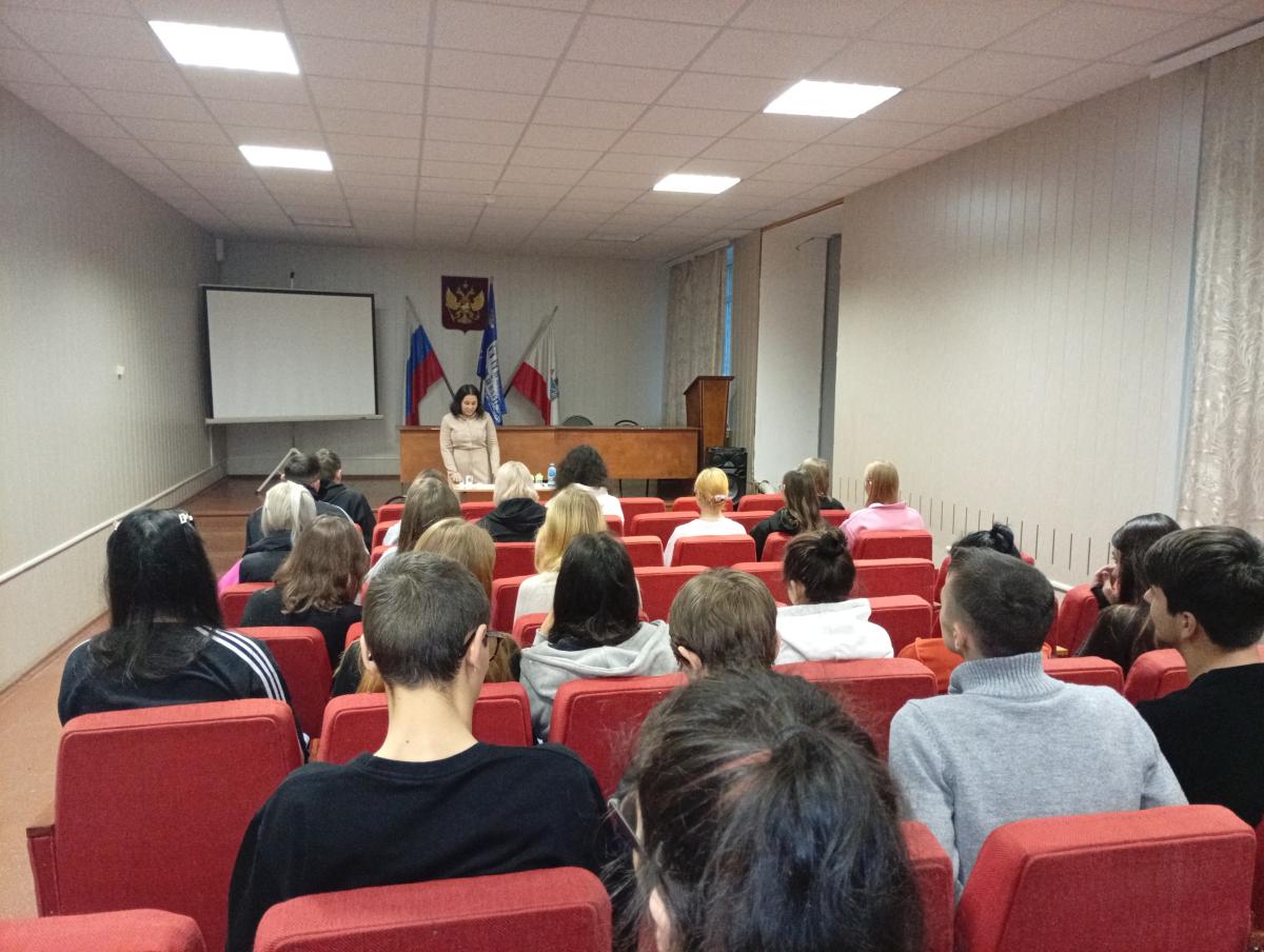 Мастер-класс по изготовлению гипсовых изделий в Марксовском сельскохозяйственном техникуме Фото 4