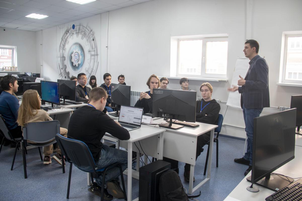 В Вавиловском университете открылся межрегиональный хакатон Фото 19 В Вавиловском университете открылся межрегиональный хакатон Фото 19