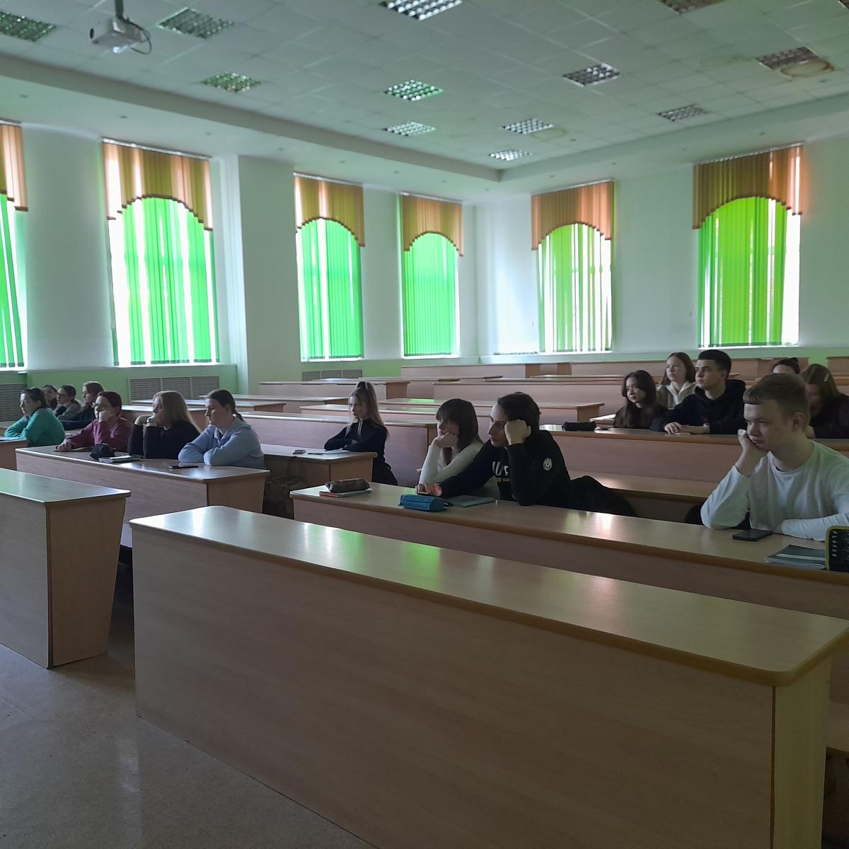 Патриотический клуб «Я горжусь» организовал кинолекторий Фото 2