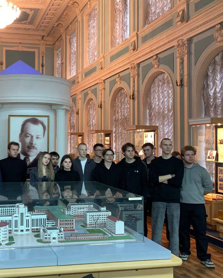 Кураторский час в музее истории Вавиловского университета