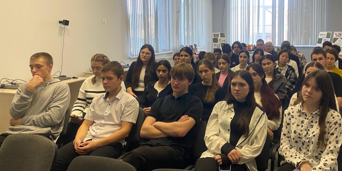 Школьники Энгельсского района познакомились с методами проверки качества сельхозпродукции Фото 4