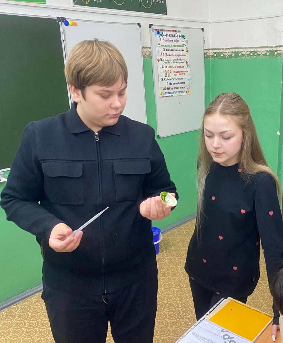 Школьники Энгельсского района познакомились с методами проверки качества сельхозпродукции Фото 8