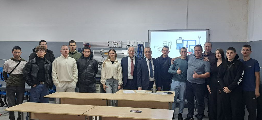 Мастер-классы на площадке «Агротехсервис» для студентов Ивантеевского техникума Агропромышленных технологий и управления