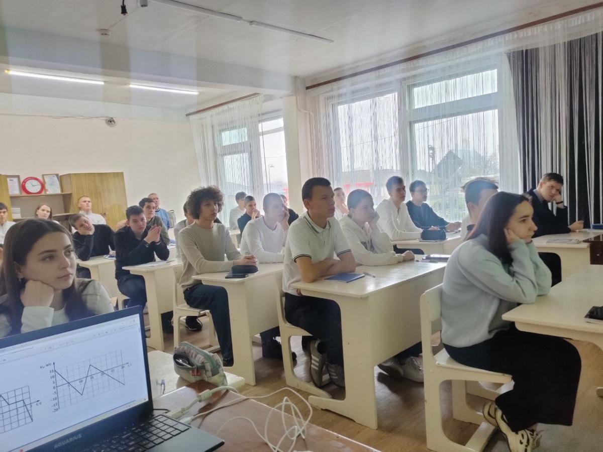 Интенсив по физике для учащихся школ Петровска и Петровского района Фото 2 Интенсив по физике для учащихся школ Петровска и Петровского района Фото 2