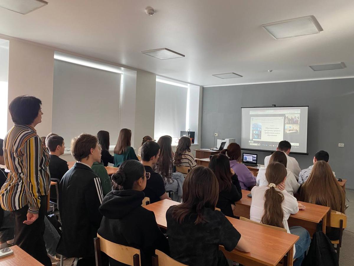 Школьники р.п. Озинки узнали о преимуществах обучения в Вавиловском университете Фото 5