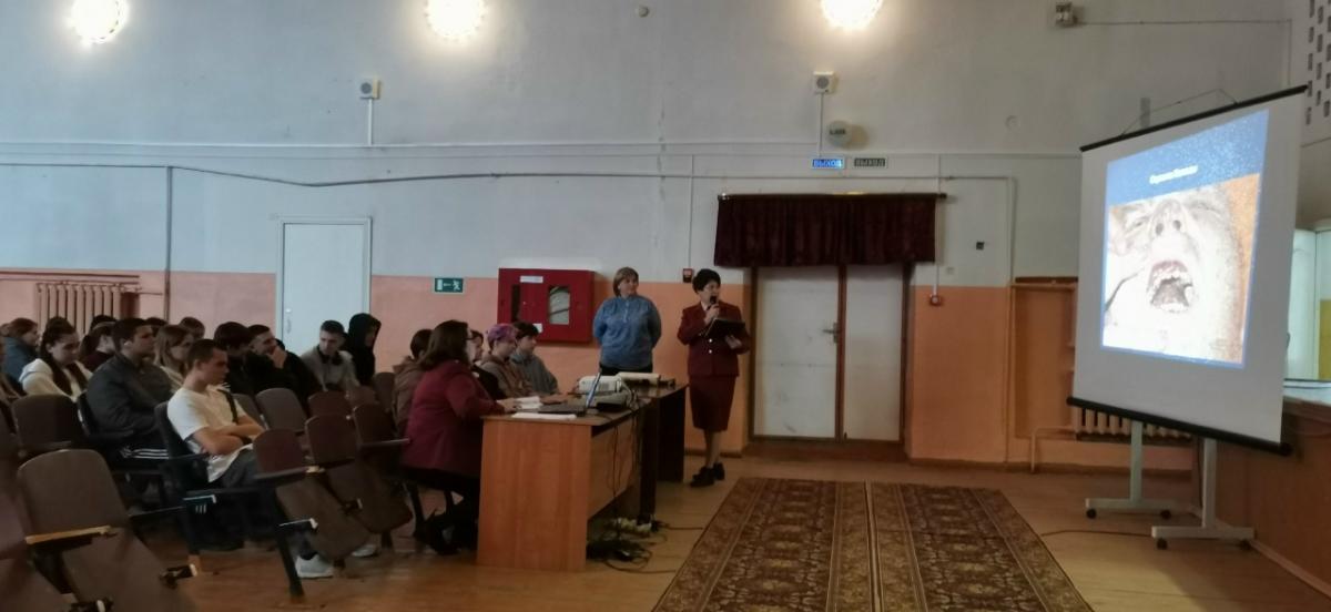 Сотрудники Роспотребнадзора провели лекцию о профилактике ВИЧ/СПИД для студентов. Фото 3