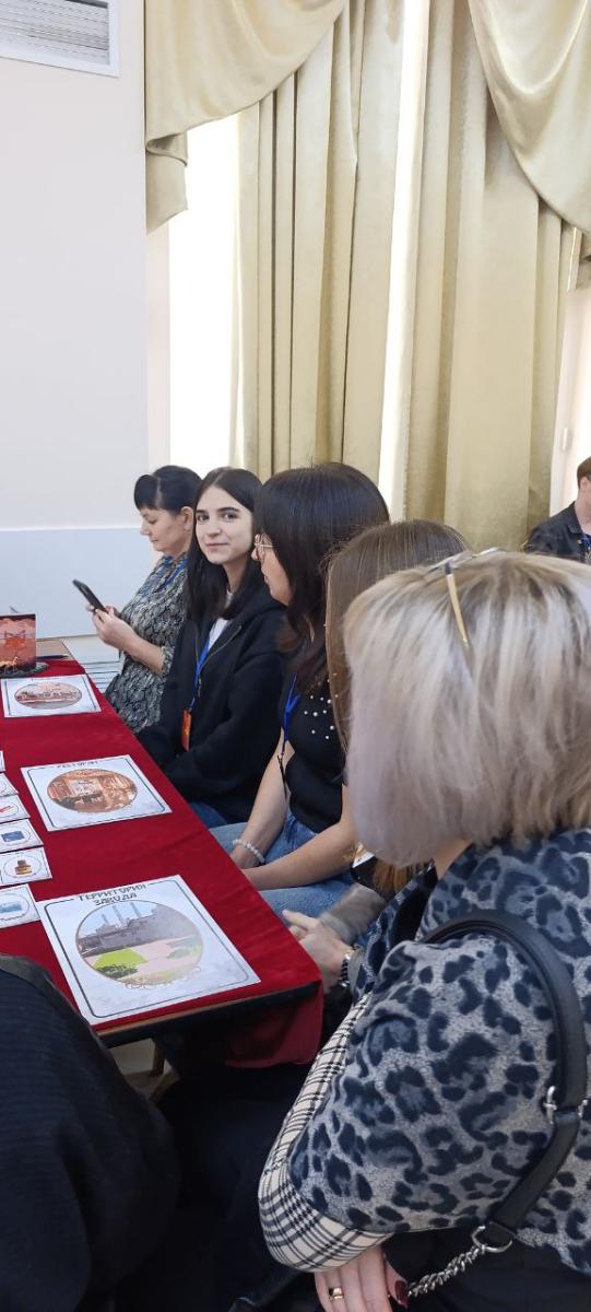 Преподаватели и студенты университета – участники форума  по охране труда Фото 3