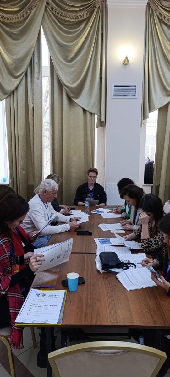 Преподаватели и студенты университета – участники форума  по охране труда Фото 4