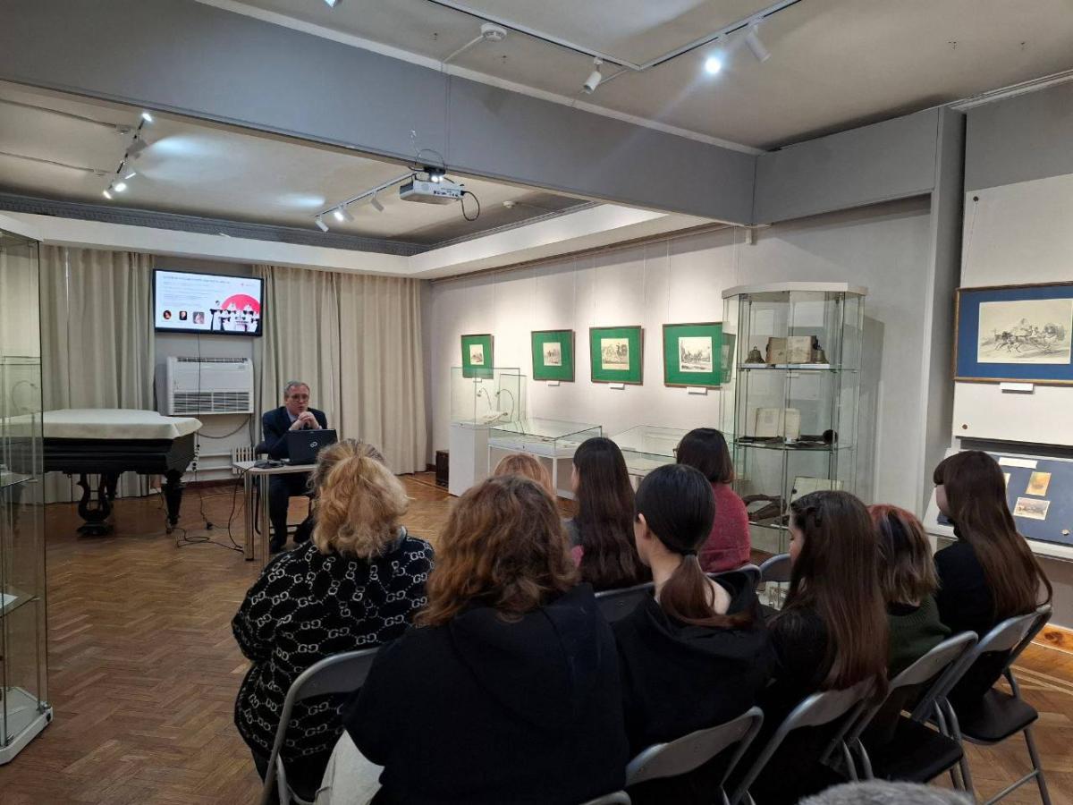 Посещение лекции в преддверии Всемирного дня борьбы со СПИДом Фото 2 Посещение лекции в преддверии Всемирного дня борьбы со СПИДом Фото 2