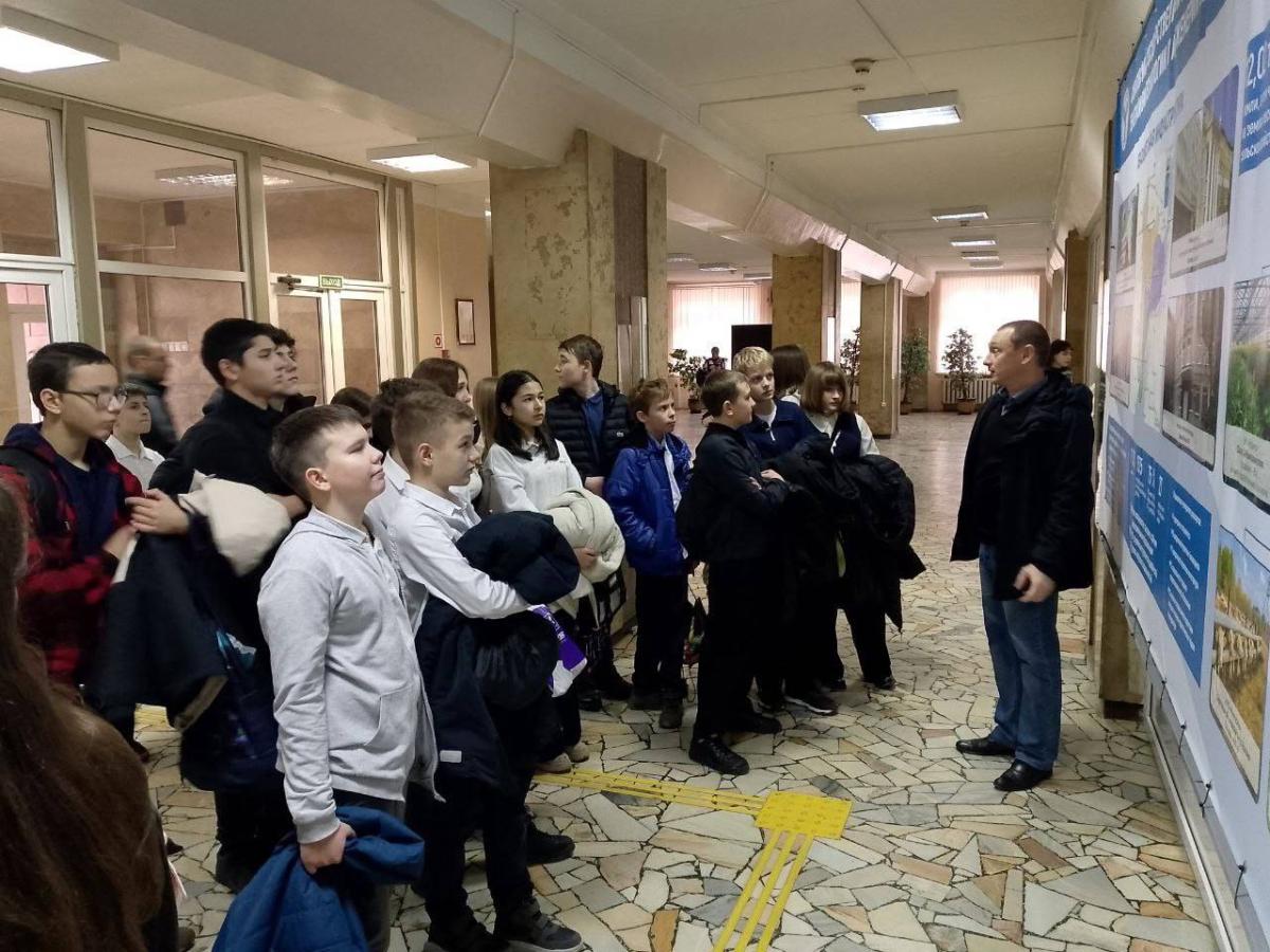 Ученики МАОУ «СОШ №51 имени Г.К. Жукова» в Вавиловском университете Фото 1 Ученики МАОУ «СОШ №51 имени Г.К. Жукова» в Вавиловском университете Фото 1
