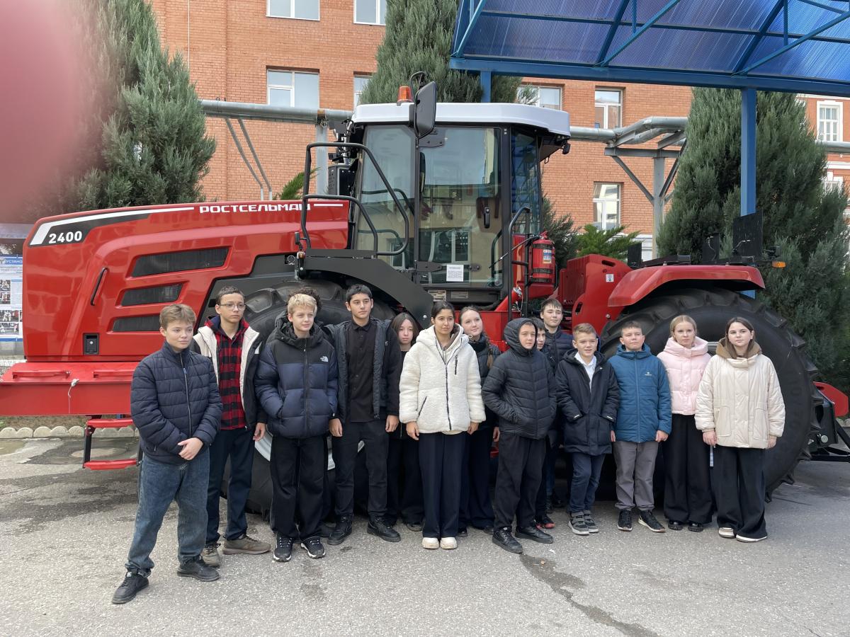 Ученики МАОУ «СОШ №51 имени Г.К. Жукова» в Вавиловском университете Фото 5