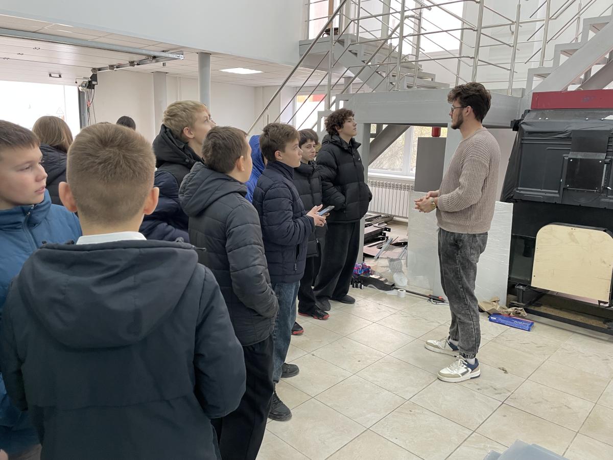 Ученики МАОУ «СОШ №51 имени Г.К. Жукова» в Вавиловском университете Фото 8