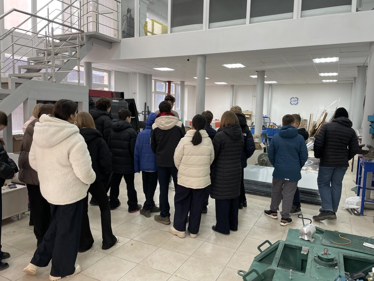 Ученики МАОУ «СОШ №51 имени Г.К. Жукова» в Вавиловском университете Фото 9