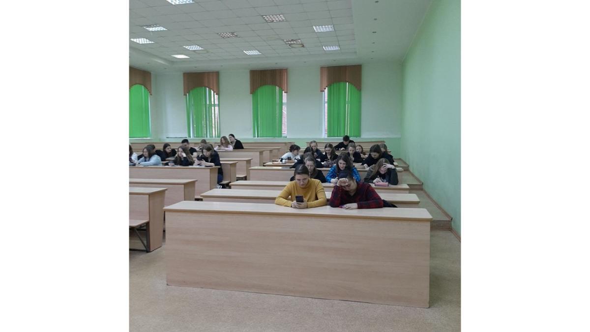 Студенты – участники Акции «Военно-патриотический диктант – 2025» Фото 4