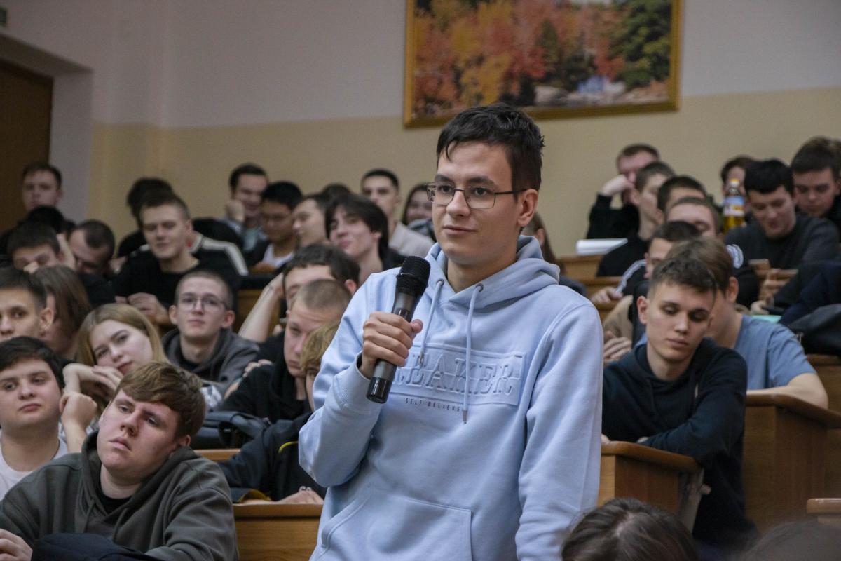 В вузе выступил с лекцией посол мира ООН, врач-онколог Виктор Парамонов Фото 7 В вузе выступил с лекцией посол мира ООН, врач-онколог Виктор Парамонов Фото 7