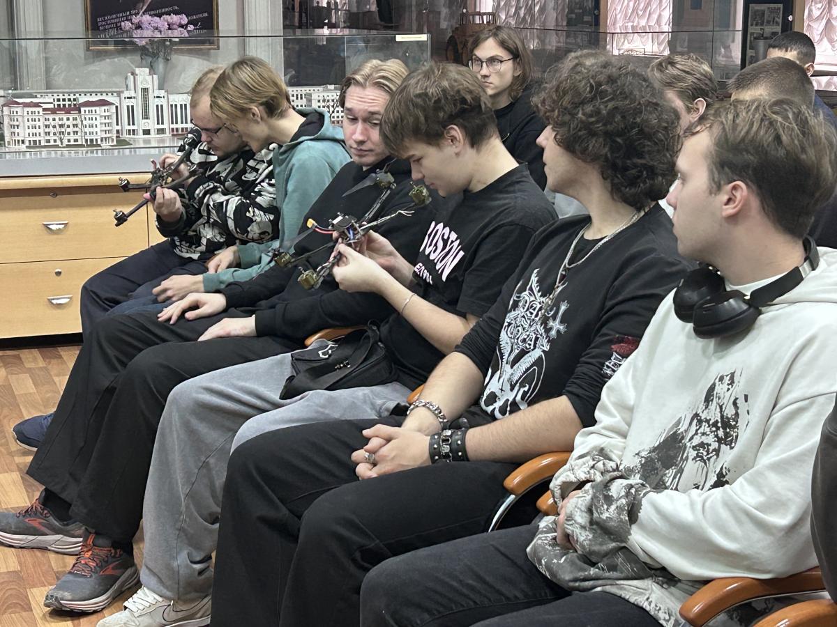 Студенты встретились с участниками специальной военной операции Фото 3 Студенты встретились с участниками специальной военной операции Фото 3