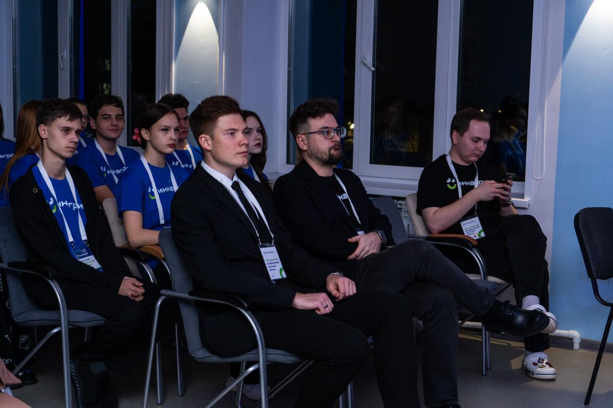 В центре «Галактика 64» открылась профильная смена Вавиловского университета Фото 2