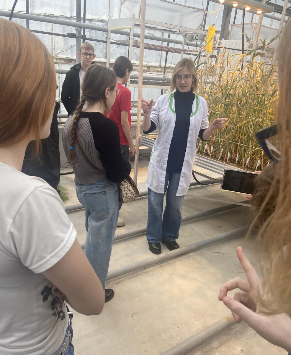 Профориентационная работа в фитотронно-тепличном интеллектуальном комплексе Фото 6 Профориентационная работа в фитотронно-тепличном интеллектуальном комплексе Фото 6