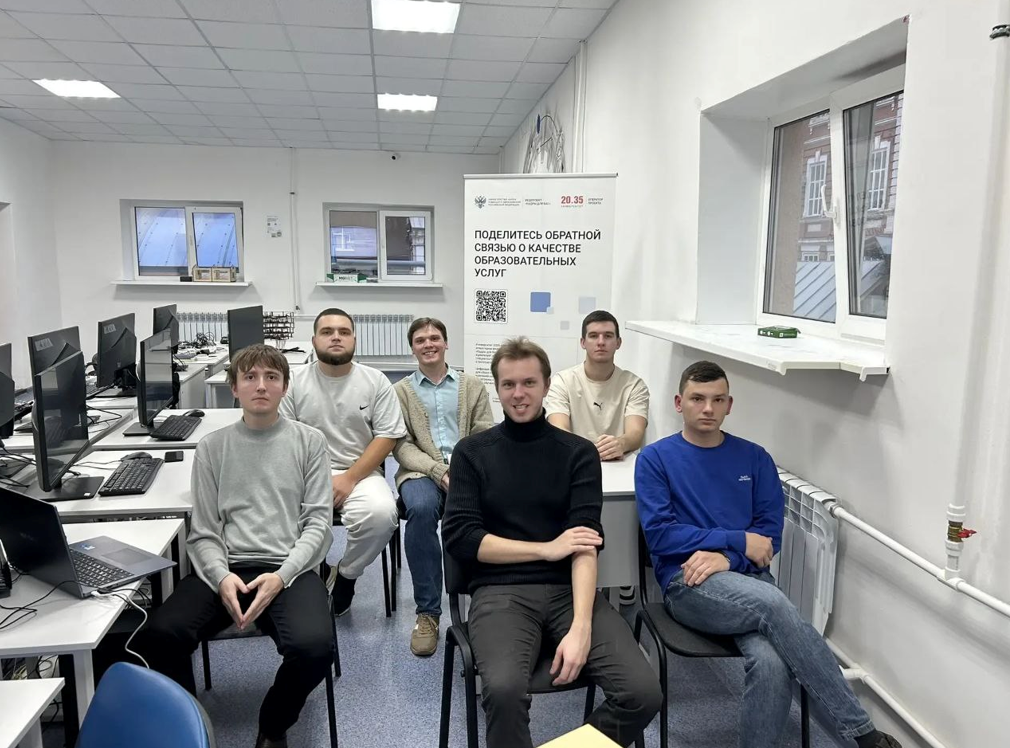 Студенты Вавиловского университета представили инженерное решение «Радиомаяк для мобильного дронопорта» Фото 2 Студенты Вавиловского университета представили инженерное решение «Радиомаяк для мобильного дронопорта» Фото 2