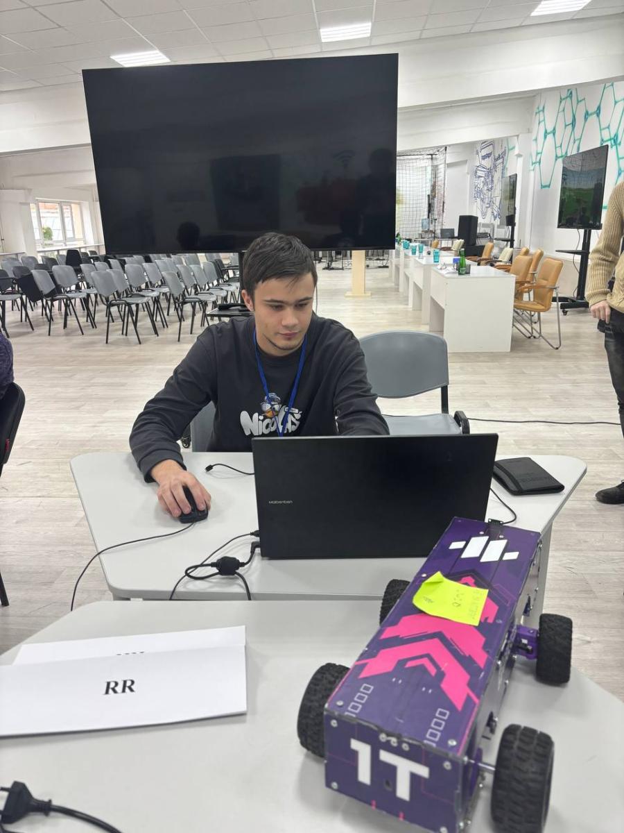 Студенты кафедры одержали победу на хакатоне «КиберVavilov 2.0» в направлении мобильной робототехники Фото 3 Студенты кафедры одержали победу на хакатоне «КиберVavilov 2.0» в направлении мобильной робототехники Фото 3