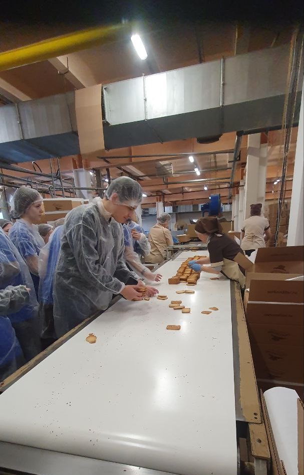 Участники вузовской профильной смены посетили два крупных предприятия пищевой промышленности Фото 3