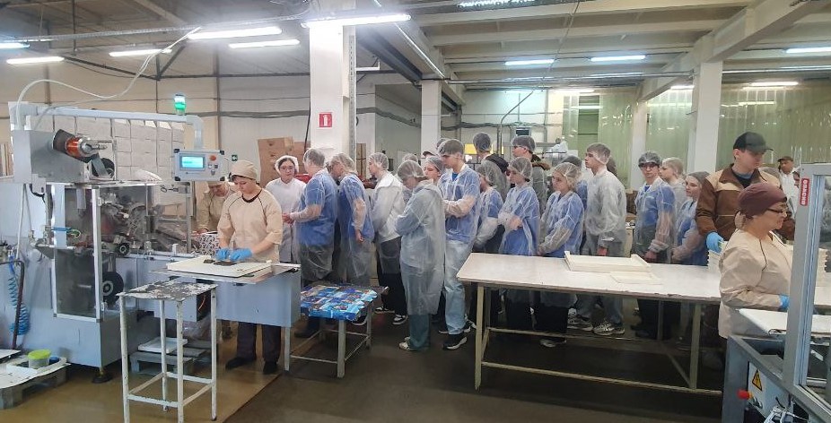 Участники вузовской профильной смены посетили два крупных предприятия пищевой промышленности Фото 10
