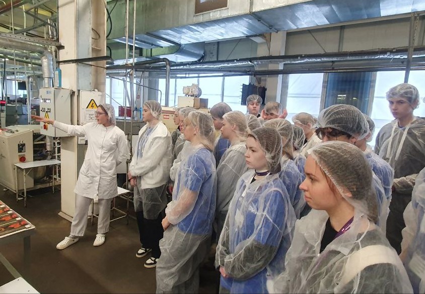 Участники вузовской профильной смены посетили два крупных предприятия пищевой промышленности