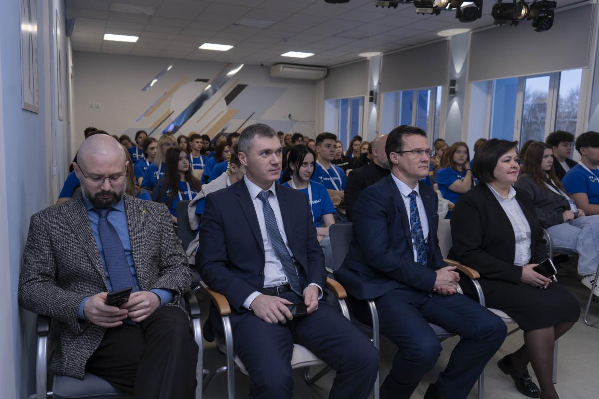 В центре «Галактика 64» завершилась профильная смена Вавиловского университета Фото 1 В центре «Галактика 64» завершилась профильная смена Вавиловского университета Фото 1