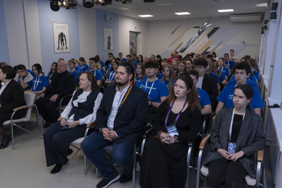 В центре «Галактика 64» завершилась профильная смена Вавиловского университета Фото 2 В центре «Галактика 64» завершилась профильная смена Вавиловского университета Фото 2