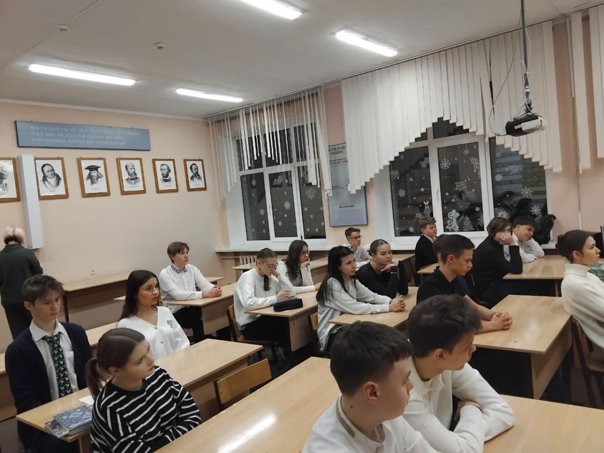 Посещение преподавателей кафедры «Экономика АПК» в рамках профориентационной работы МАОУ «Лицей №3 им. А.С. Пушкина» г. Саратова Фото 3 Посещение преподавателей кафедры «Экономика АПК» в рамках профориентационной работы МАОУ «Лицей №3 им. А.С. Пушкина» г. Саратова Фото 3