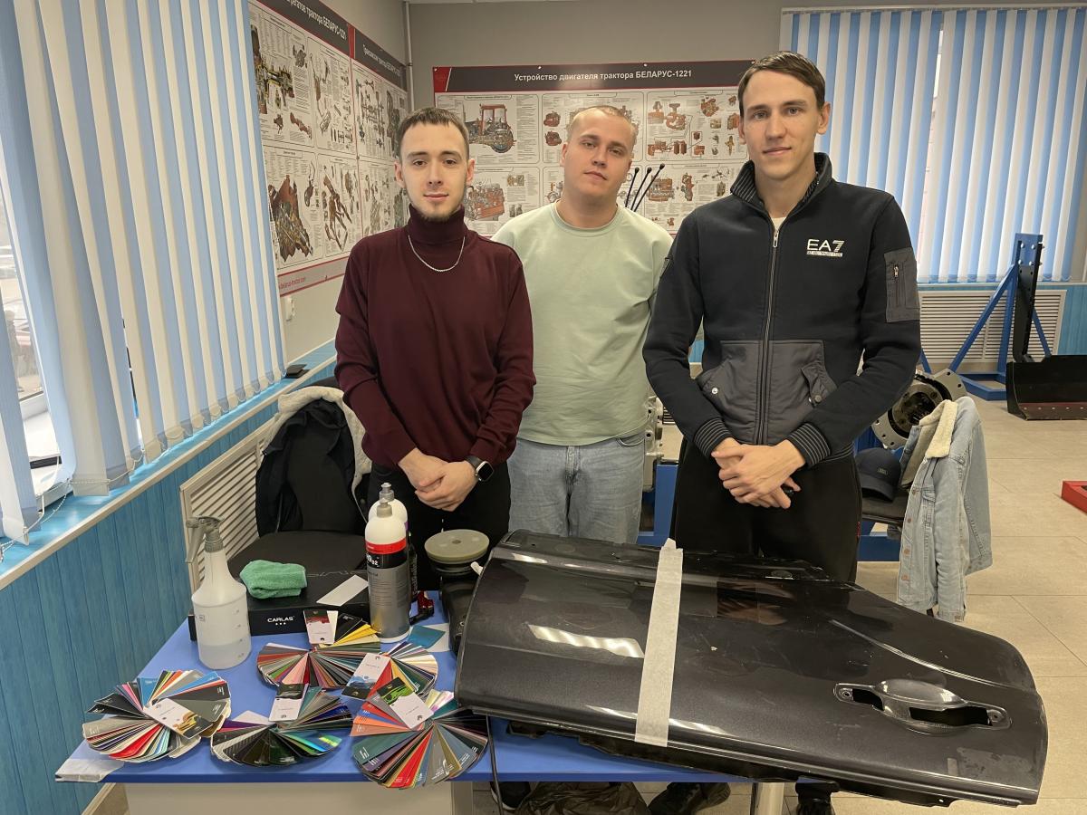 Старшеклассники Саратовской области познакомились с инженерными лабораториями Вавиловского университета Фото 9