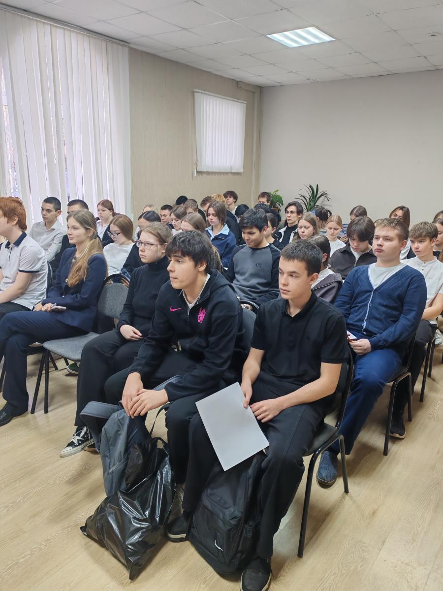 Профориентационная работа кафедры «Техносферная безопасность и транспортно-технологические машины» с учащимися МАОУ «Лицей № 24 имени М.М. Расковой» г.Саратов Фото 3 Профориентационная работа кафедры «Техносферная безопасность и транспортно-технологические машины» с учащимися МАОУ «Лицей № 24 имени М.М. Расковой» г.Саратов Фото 3