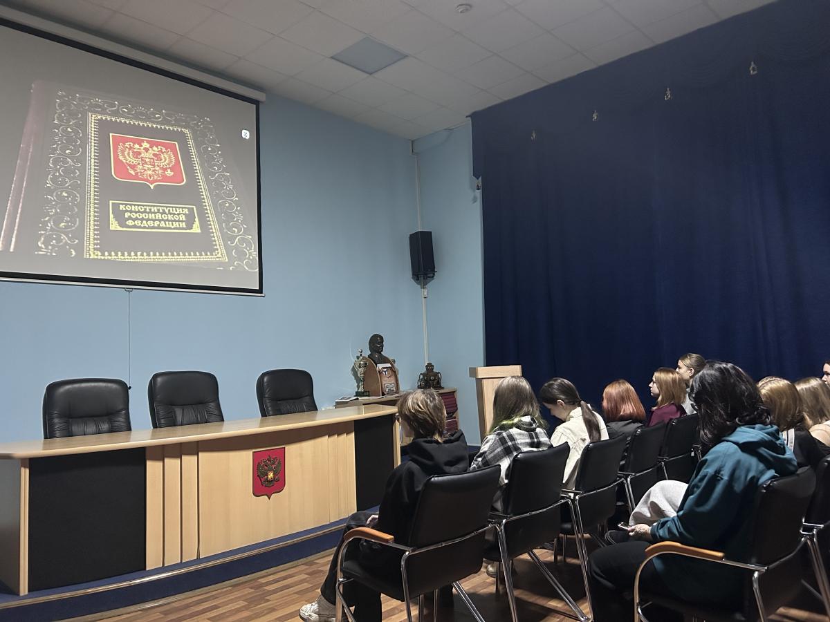 Студенты поучаствовали в лекции-дискуссии «От знания прав – к исполнению обязанностей» Фото 5 Студенты поучаствовали в лекции-дискуссии «От знания прав – к исполнению обязанностей» Фото 5