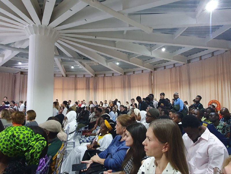 Иностранные студенты Вавиловского университета приняли участие в гастрономическом фестивале Фото 1 Иностранные студенты Вавиловского университета приняли участие в гастрономическом фестивале Фото 1