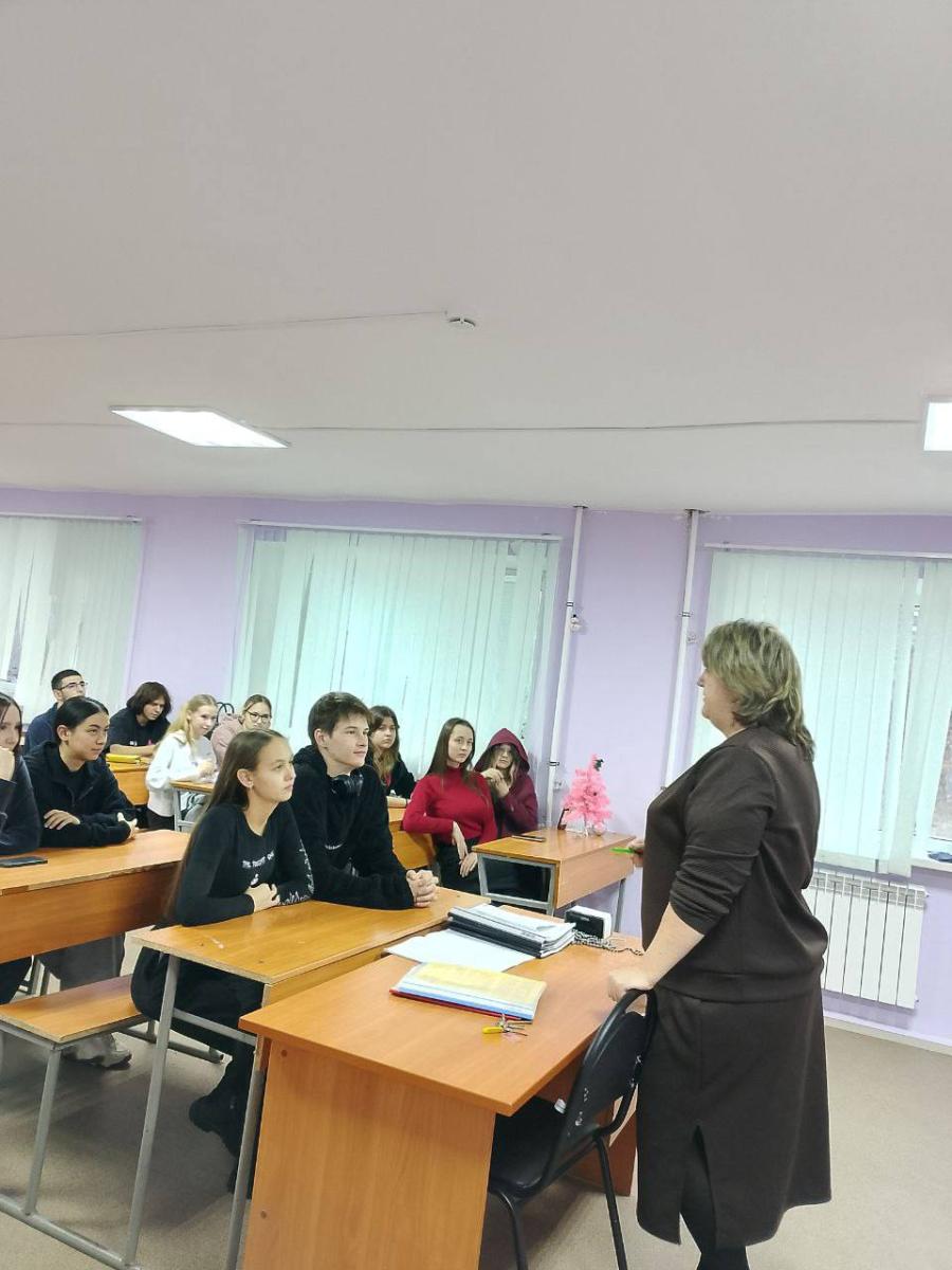 Кураторский час "Знатоки Конституции" Фото 1 Кураторский час "Знатоки Конституции" Фото 1