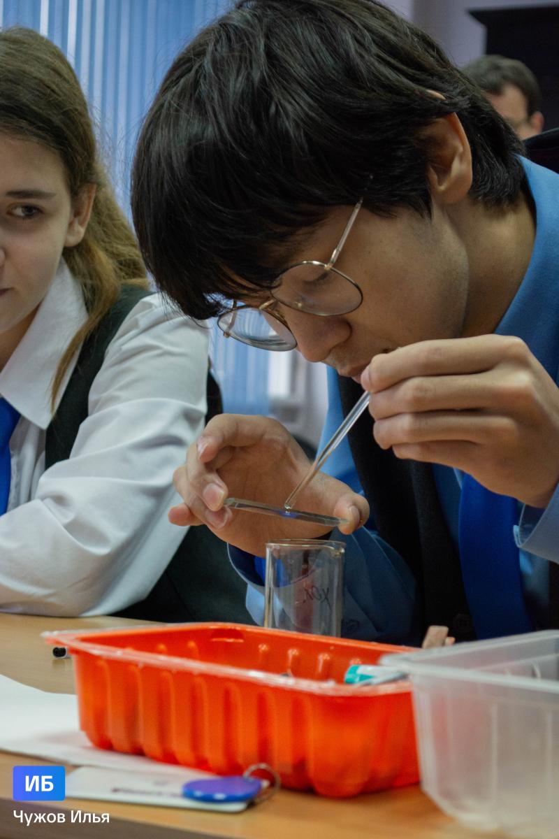 На кафедре «Микробиология и биотехнология» состоялся мастер-класс для будущих абитуриентов. Фото 2