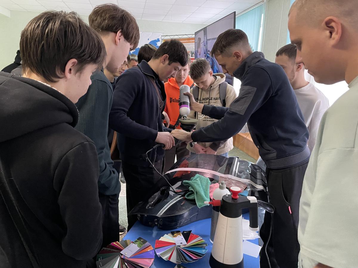 Школьники и обучающиеся колледжей познакомились с инженерными профессиями на мастер-классах в Вавиловском университете Фото 7