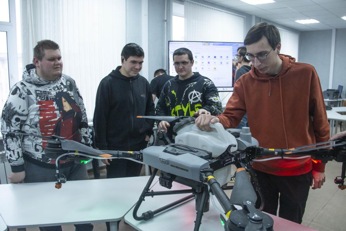 Завершено обучение по программе переподготовки «Беспилотные авиационные системы в растениеводстве» Фото 3 Завершено обучение по программе переподготовки «Беспилотные авиационные системы в растениеводстве» Фото 3