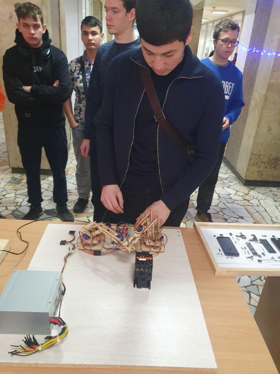 Кафедра «Электрооборудование, энергоснабжение и роботизация» провела День открытых дверей Фото 11 Кафедра «Электрооборудование, энергоснабжение и роботизация» провела День открытых дверей Фото 11