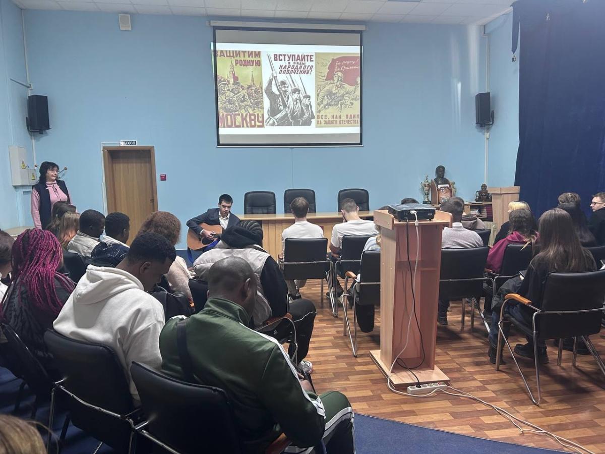 Тематический вечер «Мы не дрогнем в бою за столицу свою» ко Дню воинской славы, к 80-летию Победы в ВОВ, Году защитников Отечества Фото 5 Тематический вечер «Мы не дрогнем в бою за столицу свою» ко Дню воинской славы, к 80-летию Победы в ВОВ, Году защитников Отечества Фото 5