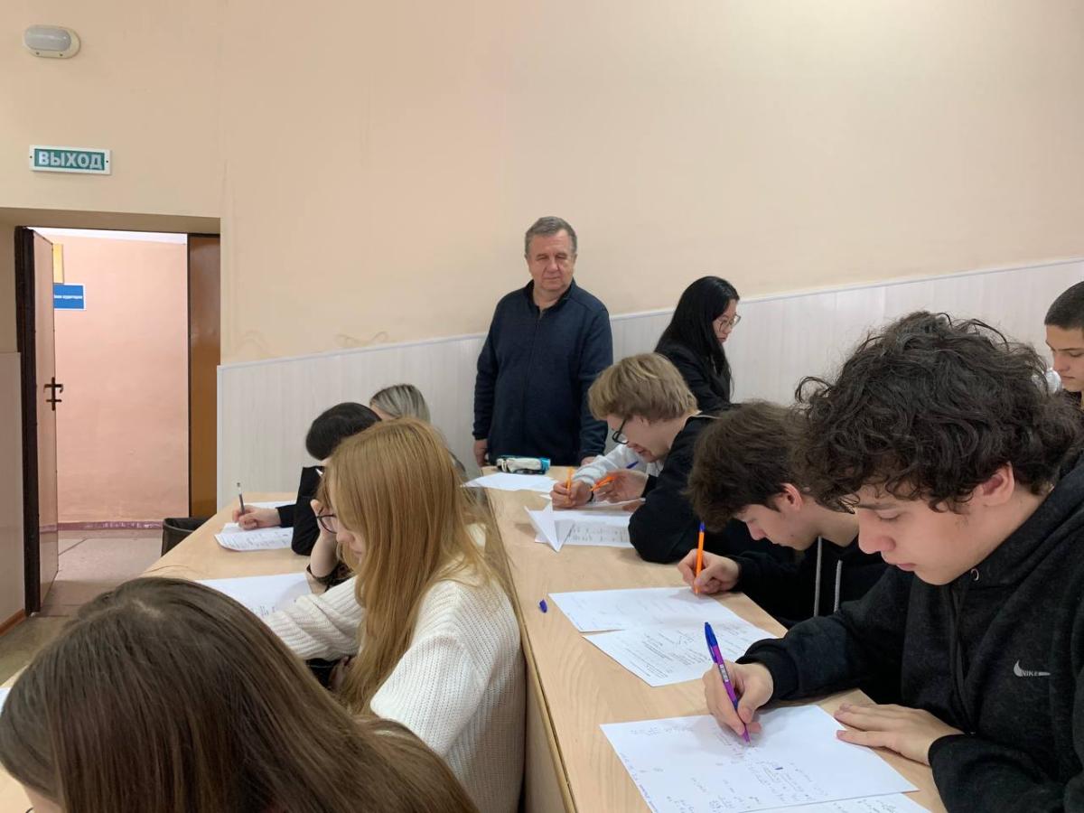 Ежегодная Олимпиада по математике как подведение итогов профориентационной работы 2024-2025 учебного года Фото 9