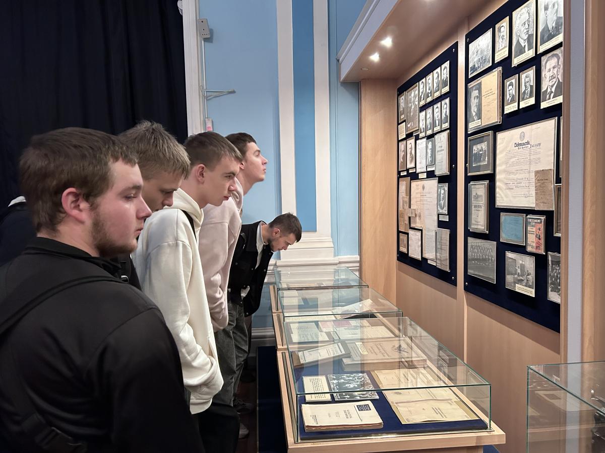 Студенты Института генетики и агрономии посетили музей истории