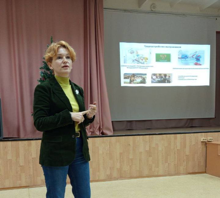 Школьники Хвалынска и их родители узнали о преимуществах обучения в Вавиловском университете Фото 2 Школьники Хвалынска и их родители узнали о преимуществах обучения в Вавиловском университете Фото 2