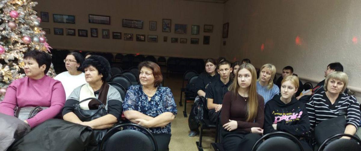 Школьники Хвалынска и их родители узнали о преимуществах обучения в Вавиловском университете Фото 3 Школьники Хвалынска и их родители узнали о преимуществах обучения в Вавиловском университете Фото 3