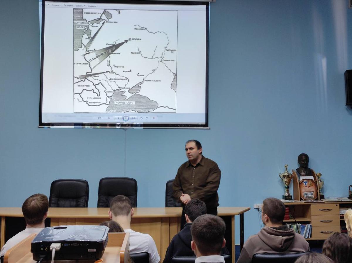 Участие в тематическом мероприятии «Мы не дрогнем в бою за столицу свою» Фото 5