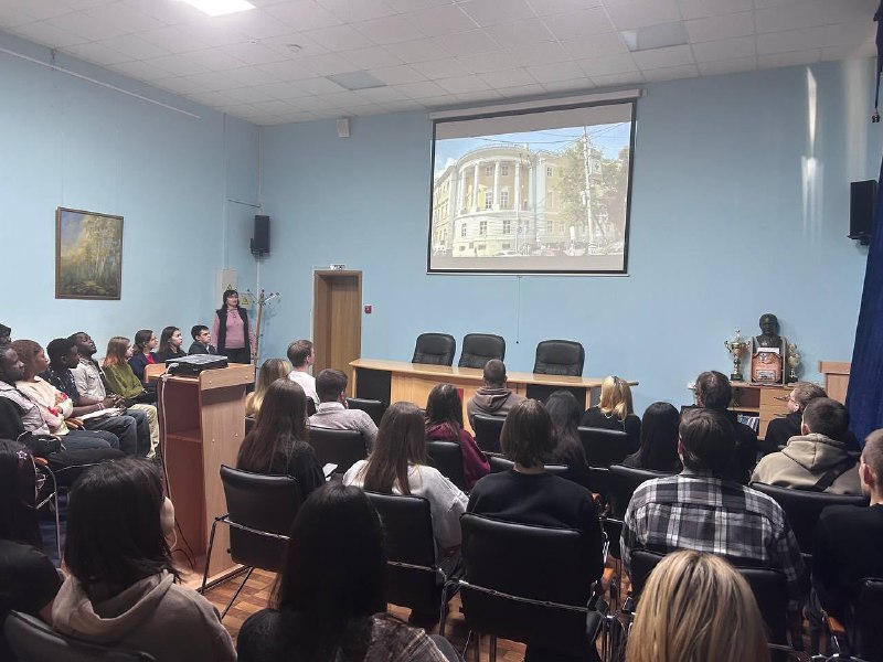 Иностранные студенты приняли участие в памятном мероприятии «Мы не дрогнем в бою за столицу свою» Фото 1