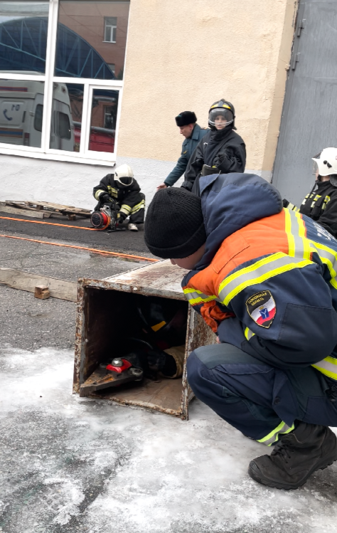 Юные спасатели Саратовской области отметили 35-летие МЧС России соревнованиями по пожарному спорту Фото 11