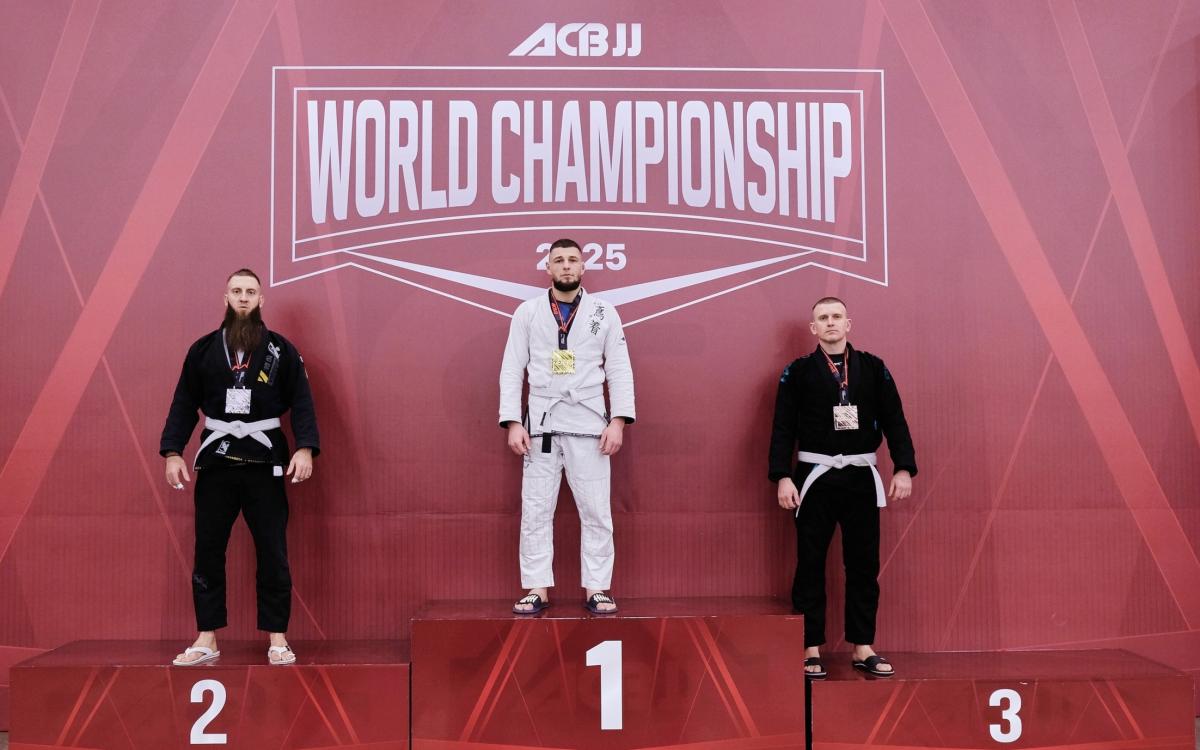 Доцент кафедры «Техносферная безопасность и транспортно-технологические машины» призёр чемпионата мира по Бразильскому Джиу-Джитсу "ACBJJ WORLD OPEN CHAMPIONSHIP GI & NO-GI - 2025" Фото 2