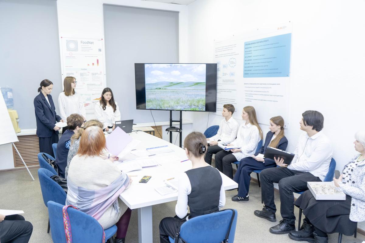 Подведены итоги очного этапа XII Региональной очно-заочной конференции «Земля и люди» Фото 11