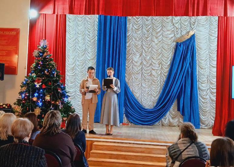 Новогодний концерт «Конкурс Дедов Морозов и Снегурочек» Фото 14